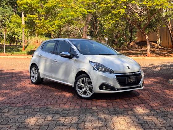 PEUGEOT 208 1.6 URBANTECH 16V FLEX 4P AUTOMÁTICO PEUGEOT 208 1.6 URBANTECH 16V FLEX 4P AUTOMÁTICO